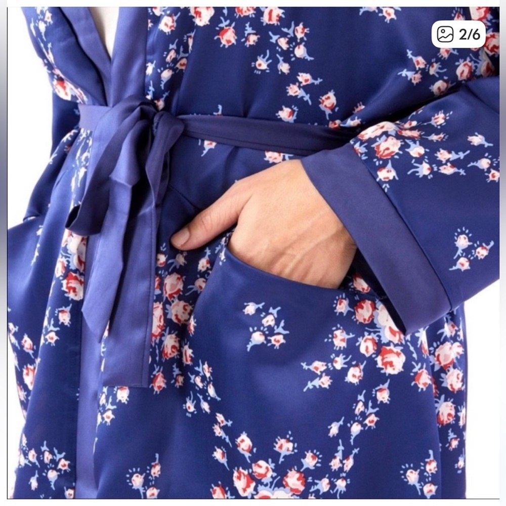 Morgan Lane FabFitFun Midnight Floral Robe - Picture 2 of 6